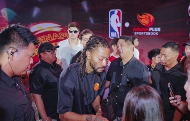 Ex-NBA star Derrick Rose fuels playoff excitement in Manila